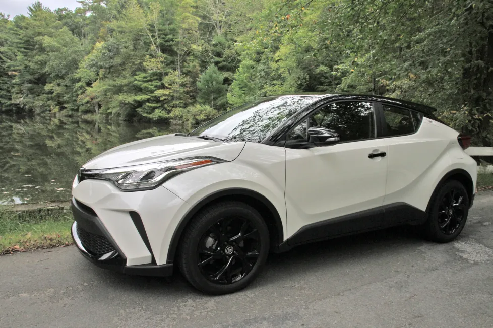 Toyota-C-HR-01